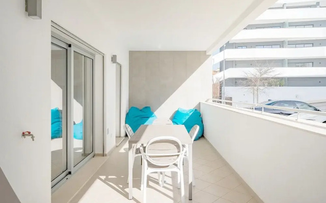 Lagos Modern 2 With Pool by Homing