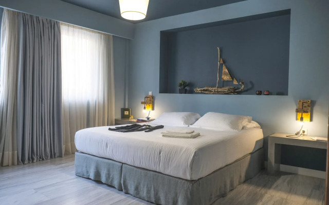 Lotus Center Apartments