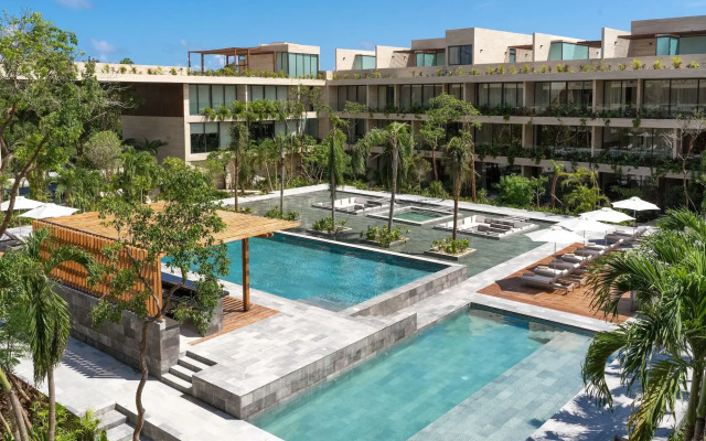 Mistiq Luxury Condo