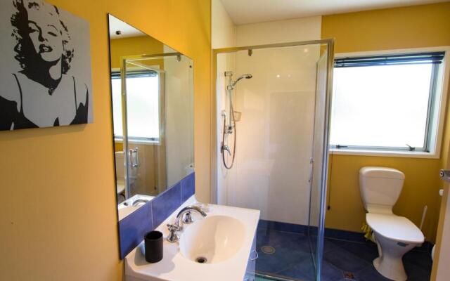 La Casa Al Mare - Golden Bay Beach House