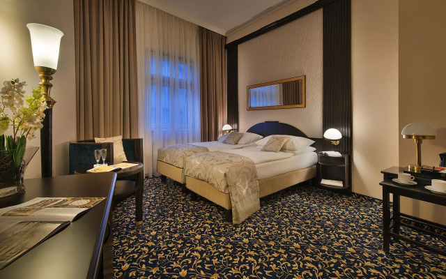 EA Hotel Royal Esprit