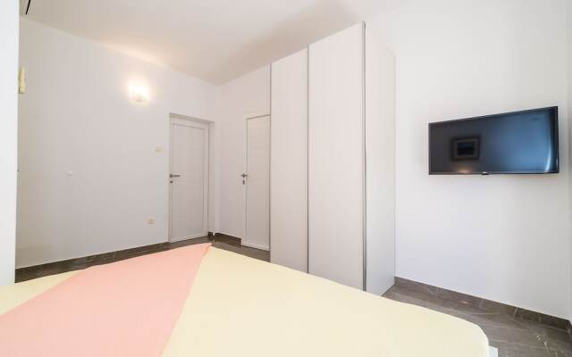 Apartments & Rooms Barisic