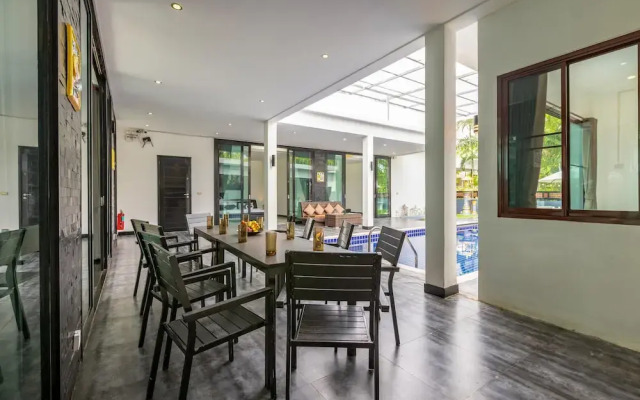 4 Bedroom Modern Pool Villa BL10