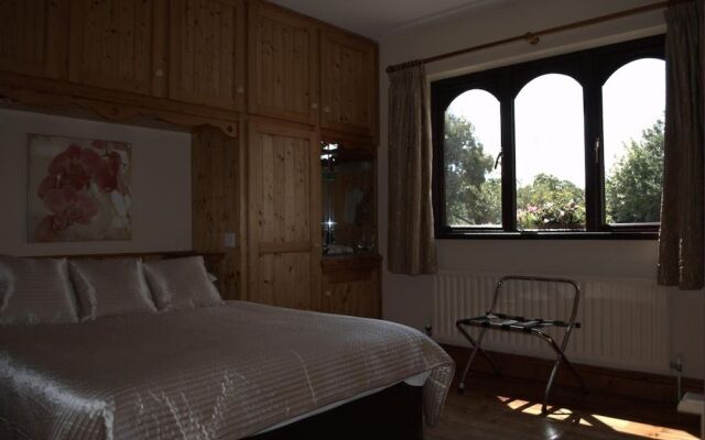 Old Orchard Lodge Bed & Breakfast