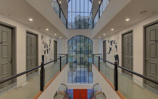 OYO Townhouse 150 Hotel Sahaj Palace