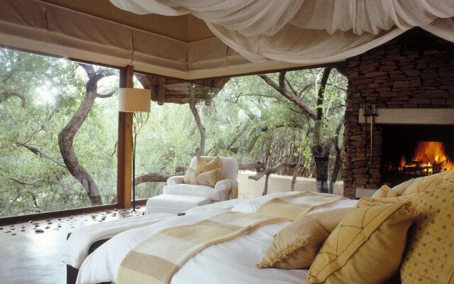 Sanctuary Makanyane Safari Lodge