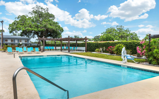 Best Western Central Inn