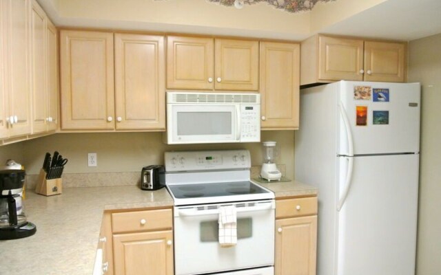 Santa Maria Harbour Resort 4 Br condo by RedAwning