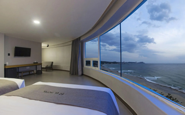 EL Hotel