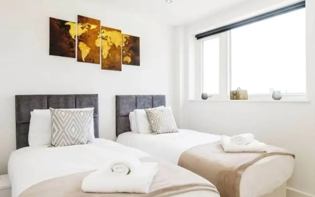 Flying Butler Greenwich Apartment