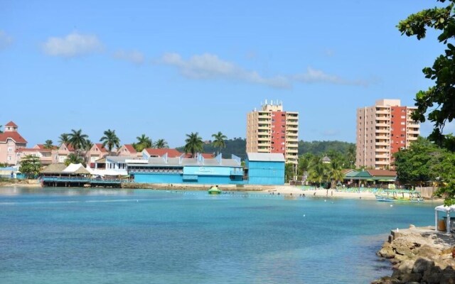 Fisherman Point Deluxe APTS