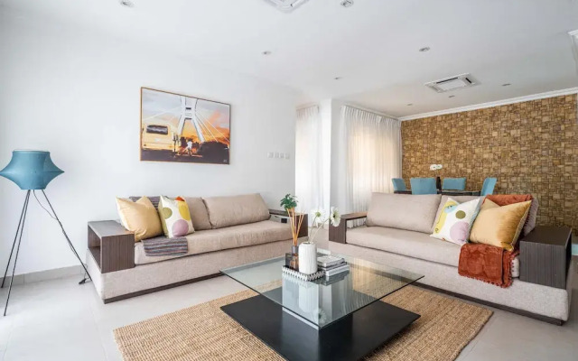 Urban Pumpkin 2-bedroom Apartment, Lekki Phase 1