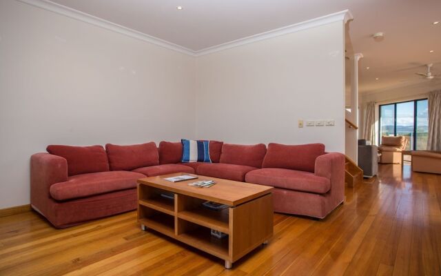 Kara Yaringa on Hill Street