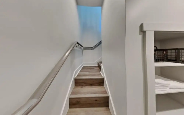 1849 Condos 642 3 Bedroom Home