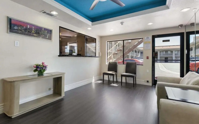 Days Inn By Wyndham Downey