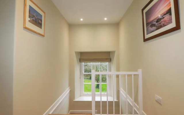 Tretoil Farm House