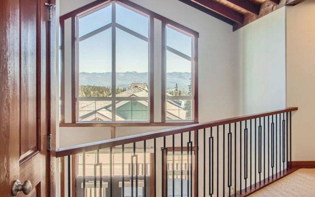 365 Moonshine Crescent by Okanagan Premier