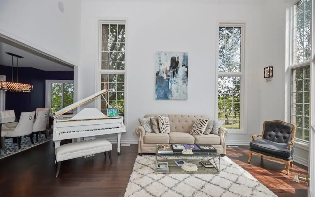 Canadian Grand Executive Villa