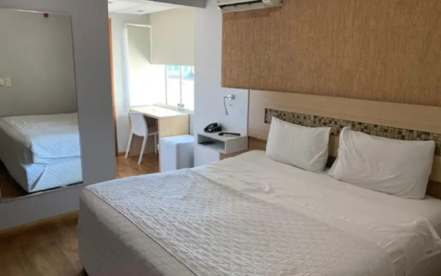 Emirates Hotel & Suítes