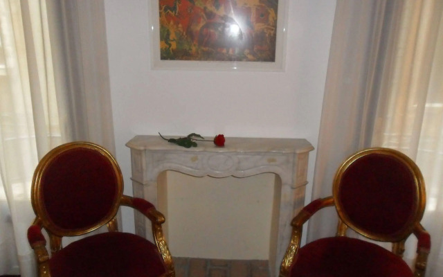 Sunny Venice Apartments