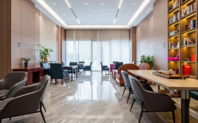 Huashu•Yi Select Hotel (Changxing Mingzhu)