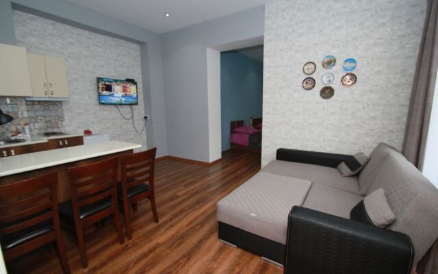 Rose Apartment in Tbilisi