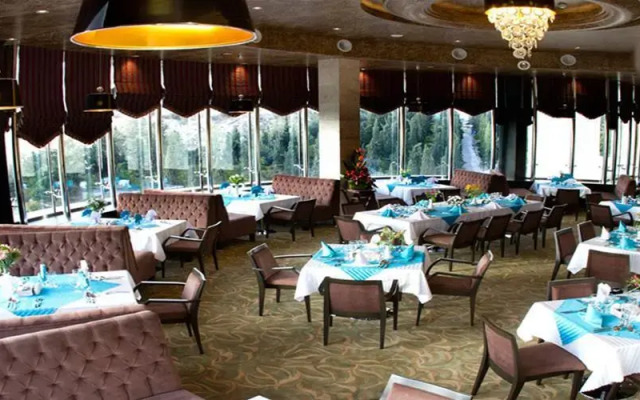 Royal Shiraz Hotel