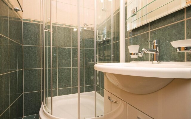 Nice Home in Pirovac With Wifi and 4 Bedrooms