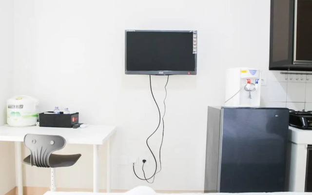 Pool View Studio Apartment @ Springlake Summarecon