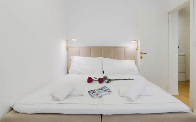 Central Cozy 2 Bedroom Apartment