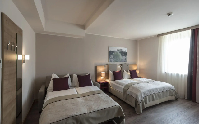 Hotel Max 70