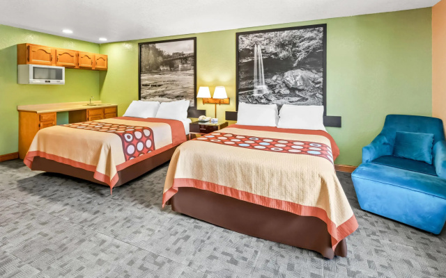 Super 8 by Wyndham Uniontown PA