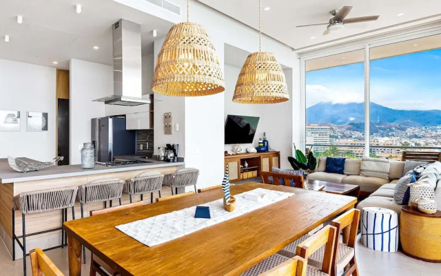 Panoramic Hot Tub Oceanview Luxury 4BR Penthouse