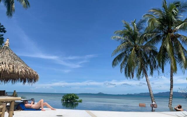 B52 Beach Resort