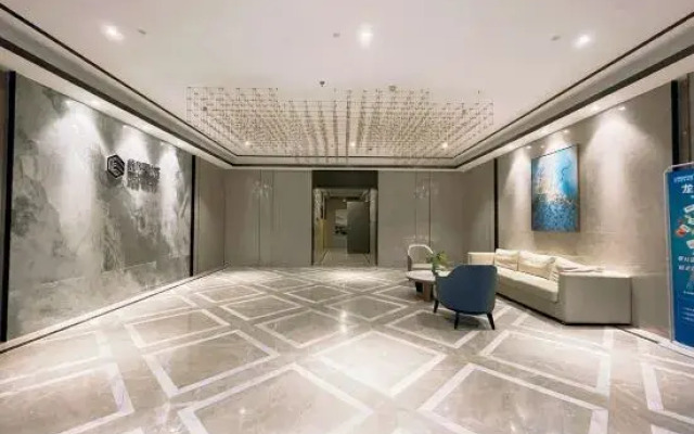 Yunyou Hotel (Yanghu Tianjie Yanghu New Town Metro Station)