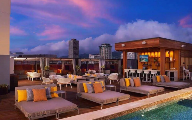Hilton Grand Vacations Club Hokulani Waikiki Honolulu