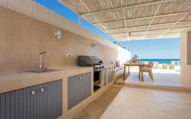 Salty Angel Sea Front Villa