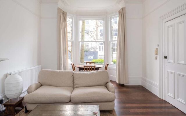 Lovely 2br Home in South London, 4 Guests