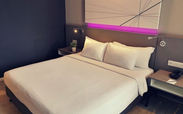 The 12 Suite Empire Damansara – Guest Rooms – Petaling Jaya