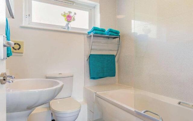 Lovely Apartment 2 King & 2 Single Beds