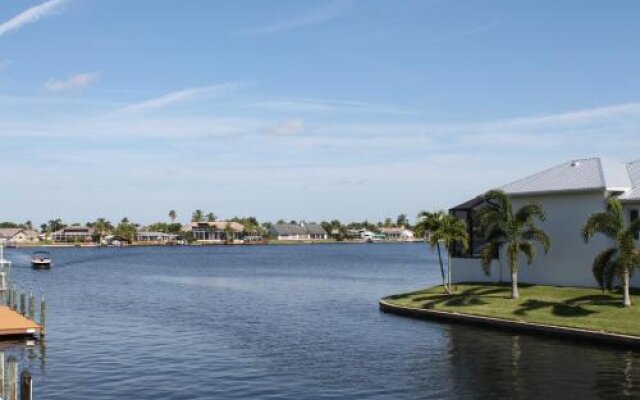 Villa Spain - Family Oasis in the Most Sought Area of Cape Coral
