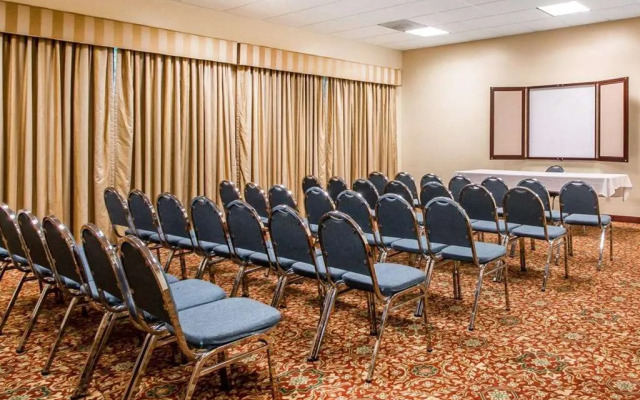 Quality Inn At Town Center
