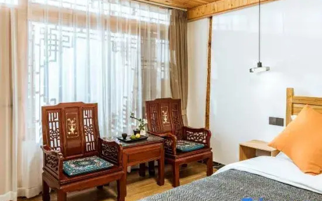 Ruyuan Boutique Homestay (Dali Erhai Caicun Branch)
