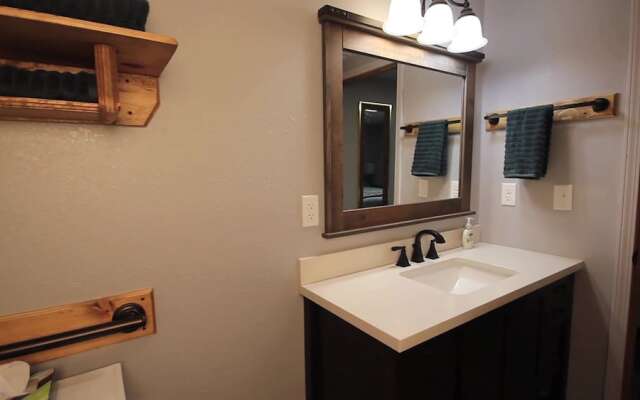 Nyes 1880 Suites