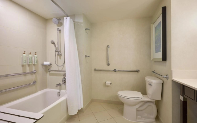 Renaissance Arlington Capital View Hotel