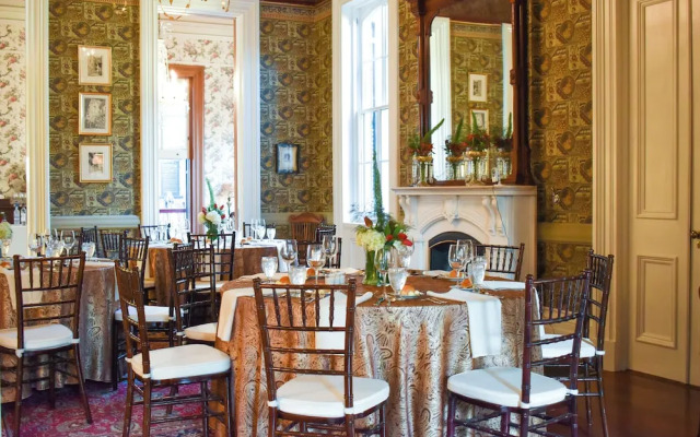 French Quarter Lanaux Mansion B & B