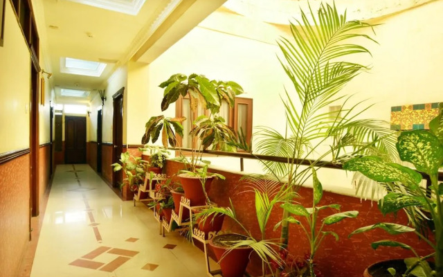 OYO 7219 Corporate Inn