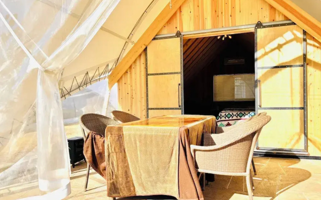 Glamping & Port
