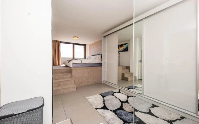 Cape Town Skyroof apartment LOADSHED PROOF Ocean Views