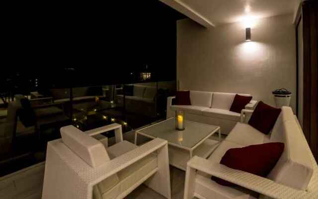 BRAND NEW! Stunning Sea View Luxury 3BR Apartments